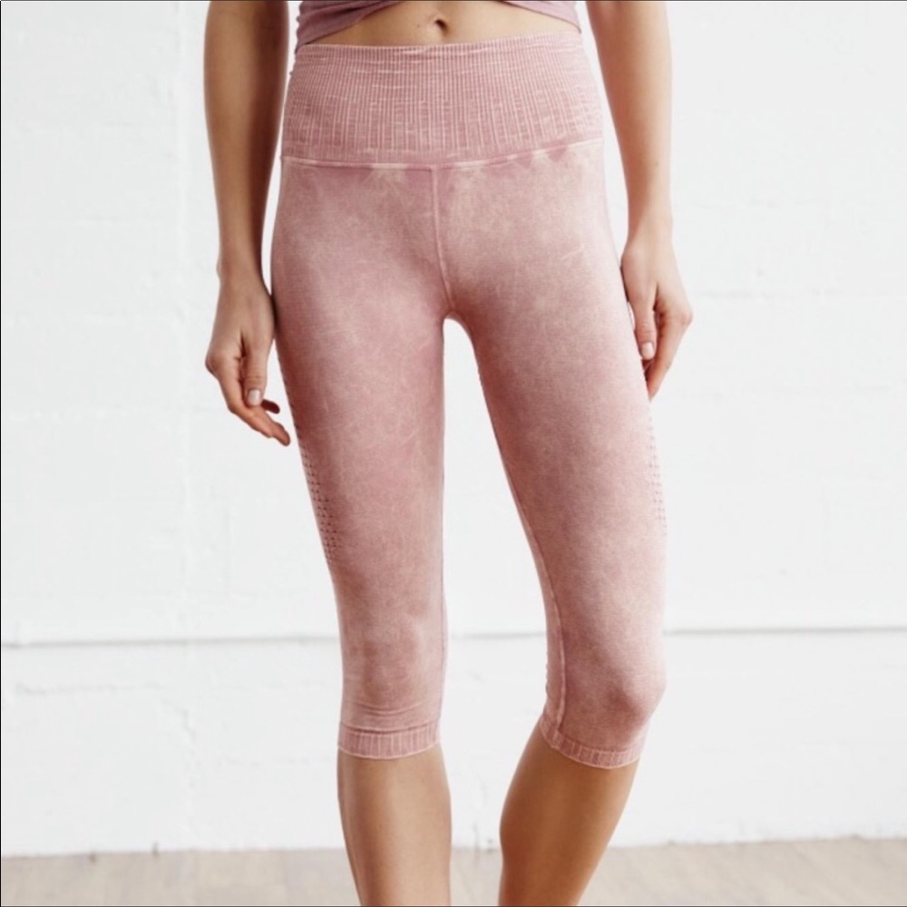 FREE PEOPLE MOVEMENT CROPPED LEGGINGS